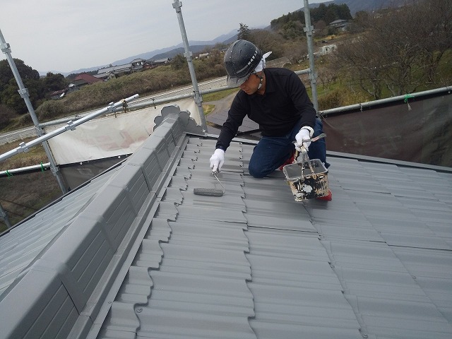 石岡市屋根塗装工事上塗り